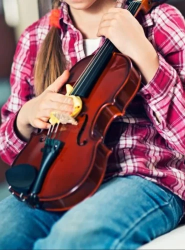 limpiar el violin con un paño
